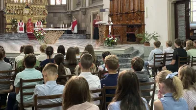 Společným slavením mše svaté zahájily církevní školy v diecézi nový školní rok